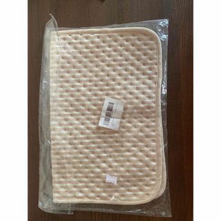 新品‼︎オーガニック防水おねしょシーツ　おむつ替えマット(おむつ替えマット)