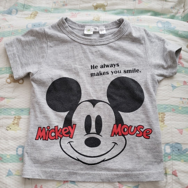 Disney(ディズニー)のディズニー　ミッキーマウス　半袖　Tシャツ　2枚　95cm  100cm キッズ/ベビー/マタニティのキッズ服男の子用(90cm~)(Tシャツ/カットソー)の商品写真