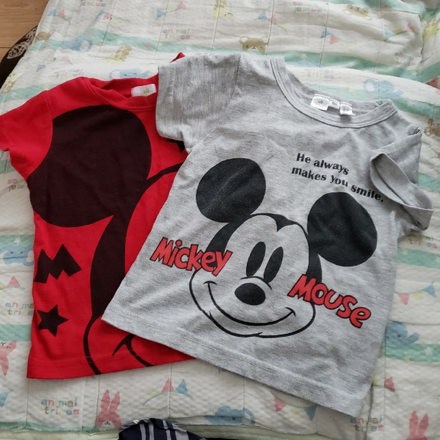 Disney(ディズニー)のディズニー　ミッキーマウス　半袖　Tシャツ　2枚　95cm  100cm キッズ/ベビー/マタニティのキッズ服男の子用(90cm~)(Tシャツ/カットソー)の商品写真