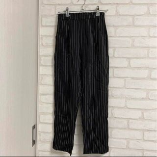 【美品】カジュアルパンツ テーパードパンツ クロップドパンツ ストライプ 黒 S(クロップドパンツ)