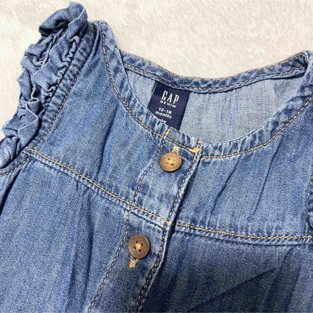 babyGAP(ベビーギャップ)のGAP デニム 80cm 12〜18ヶ月 オーバーオール ズボン ロンパース キッズ/ベビー/マタニティのベビー服(~85cm)(パンツ)の商品写真