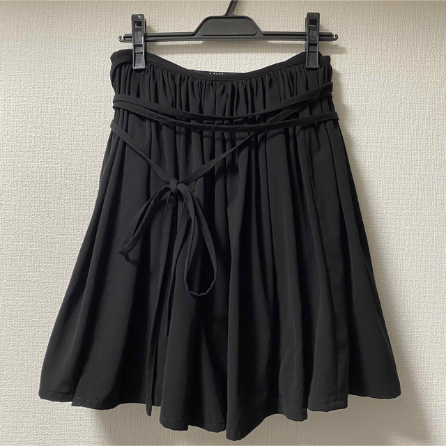 LIMI feu(リミフゥ)のLIMI feu 巻きスカート ／ 黒 ブラック リミフゥ ラップスカート レディースのスカート(ひざ丈スカート)の商品写真