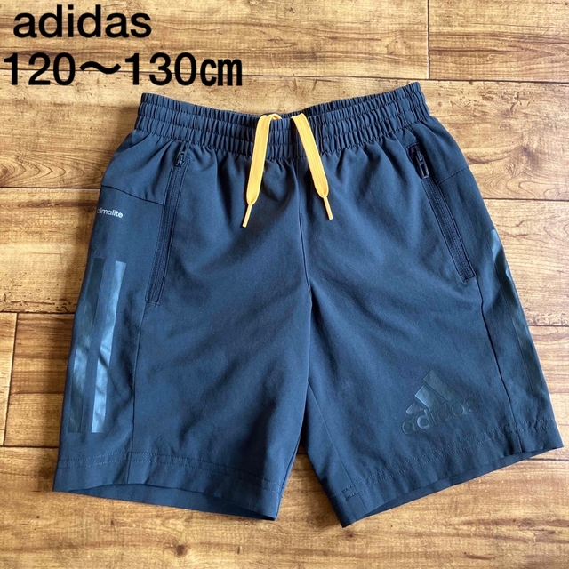 adidas(アディダス)の子供 アディダス  スポーツウェア 短パン ショートパンツ  120〜130㎝ キッズ/ベビー/マタニティのキッズ服男の子用(90cm~)(パンツ/スパッツ)の商品写真