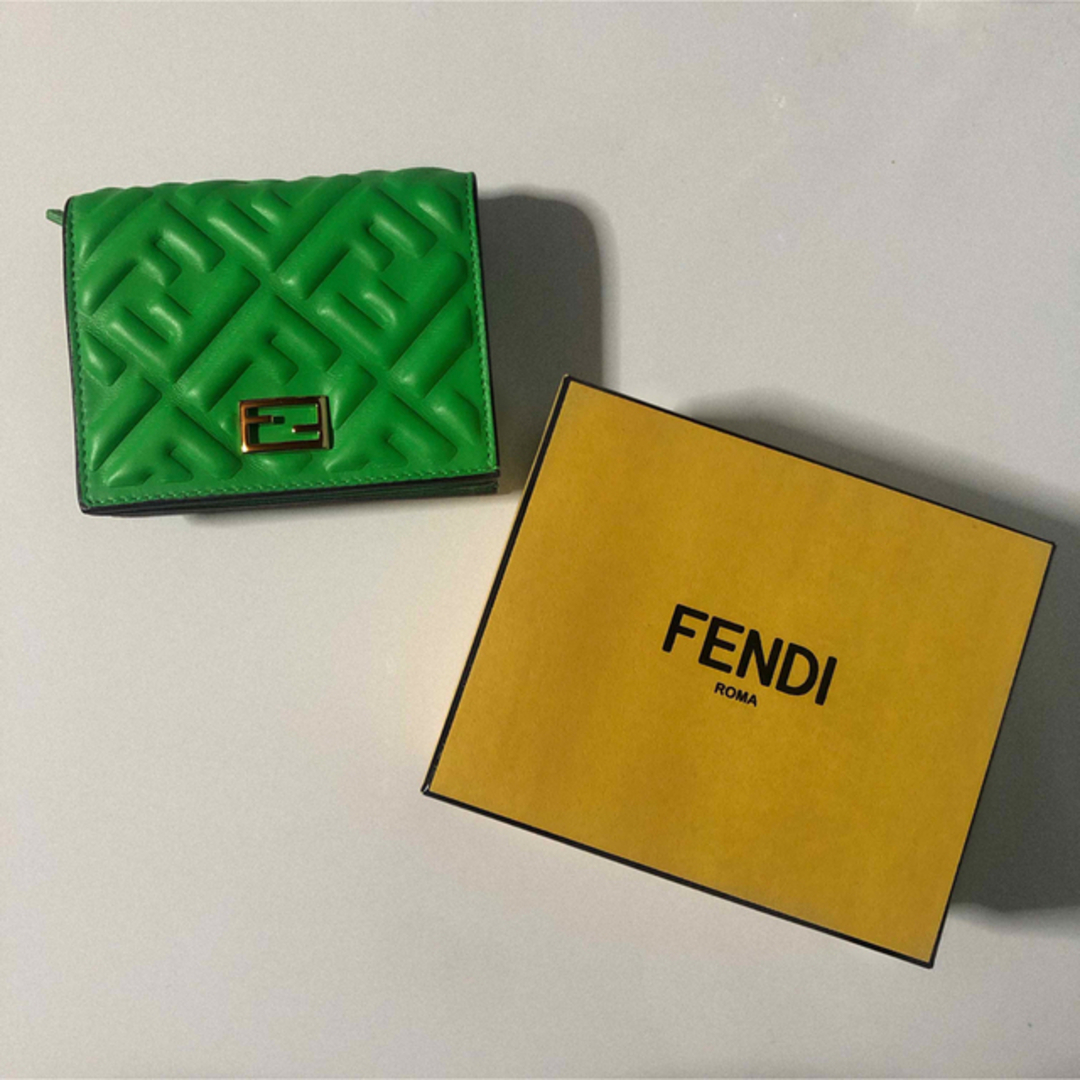 FENDI(フェンディ)のFENDI 二つ折り財布 【最終値下げ】 レディースのファッション小物(財布)の商品写真