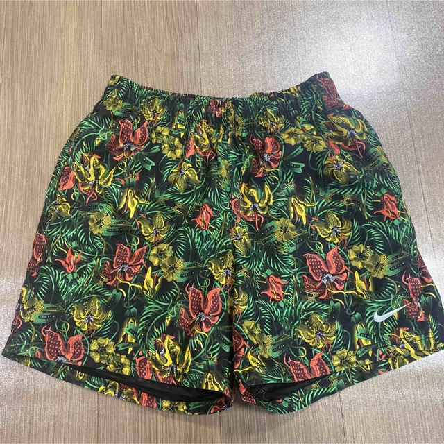 NIKE(ナイキ)のナイキ ハーフパンツ NIKE Floral Short メンズのパンツ(ショートパンツ)の商品写真