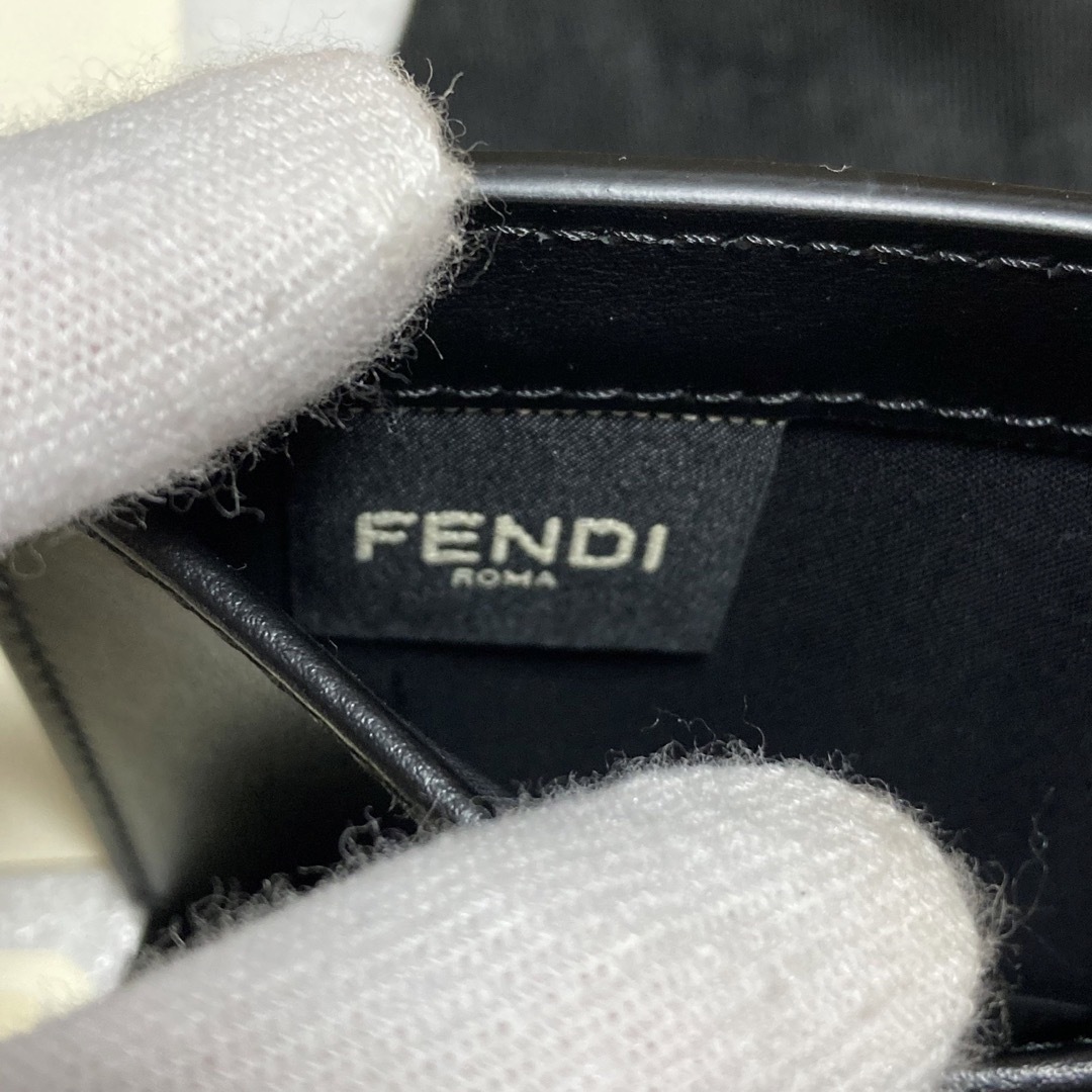 新品未使用 FENDI  FFダイヤモンド レザー 二つ折り財布