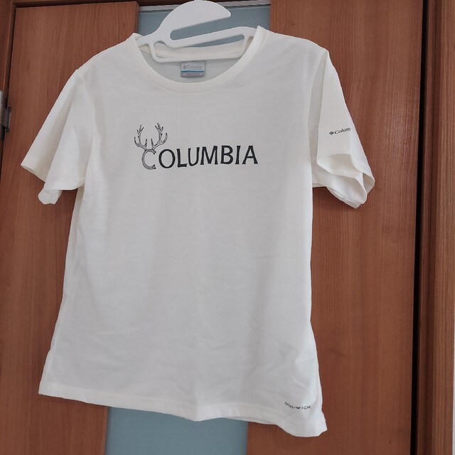 Columbia(コロンビア)の【新品未使用】Columbia　Tシャツ　最終お値下げ！早い方優先！ レディースのトップス(Tシャツ(半袖/袖なし))の商品写真