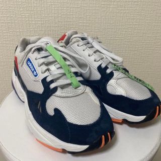 アディダス(adidas)のadidasスニーカー(スニーカー)