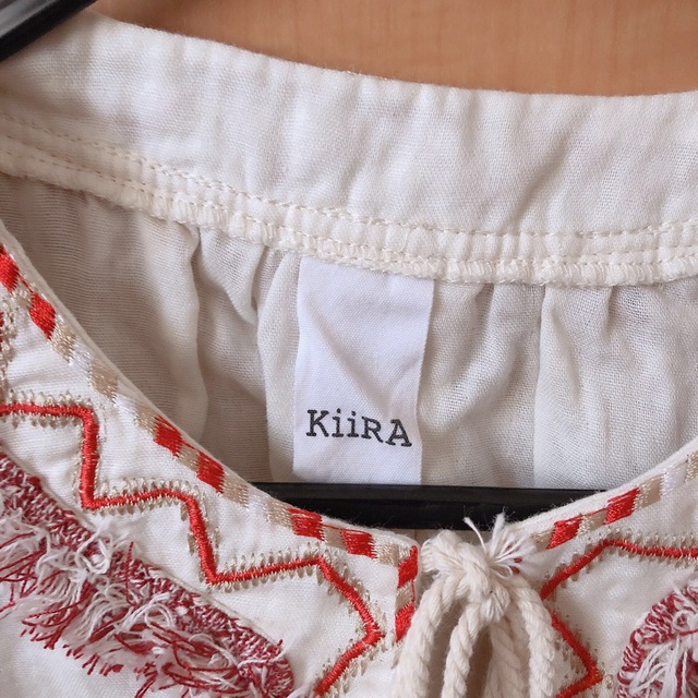 Another Edition  KiiRA  刺繍ブラウス
