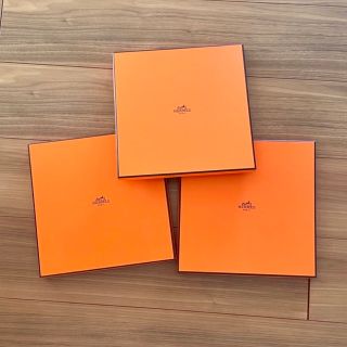 エルメスのカレ90用の空箱 リボン付き