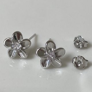 セール❣️【シルバー925刻印】プルメリア ピアス＊ハワイアンジュエリー＊(ピアス)