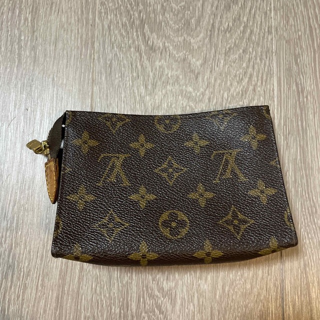 LOUIS VUITTON ポッシュ トワレット 15 コスメポーチ 化粧ポーチ