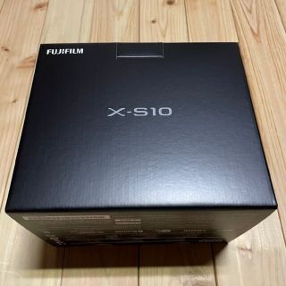 フジフイルム(富士フイルム)の【新品未開封】FUJIFILM X-S10 ボディ F C 富士フイルム(ミラーレス一眼)