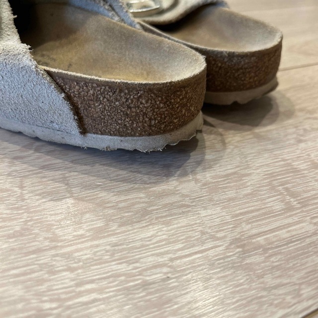 BIRKENSTOCK(ビルケンシュトック)のビルケンシュトック チューリッヒ ホワイト 汚れあり レディースの靴/シューズ(サンダル)の商品写真