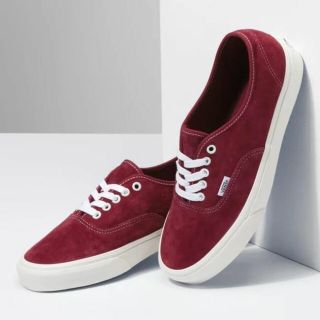 ヴァンズ(VANS)の入手困難！Web限定復刻ピッグスウェード！VANSオーセンティック新品スニーカー(スニーカー)