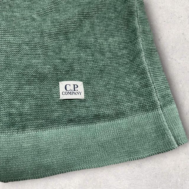 C.P. Company(シーピーカンパニー)の極美品 C.P. COMPANY RE-COLOUR コットンニット 50 緑 メンズのトップス(ニット/セーター)の商品写真