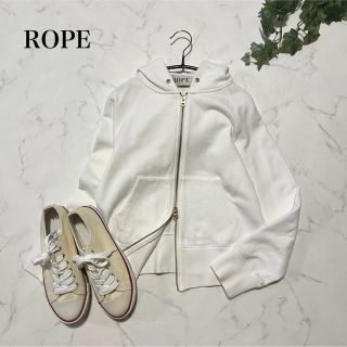 ロペ(ROPE’)のROPE ロペ　パーカー　フード付き　ダブルジップ　ショート丈　ホワイト　M(パーカー)