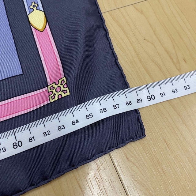 エルメス スカーフ カレ90 LES MUSEROLLES グレー no.50