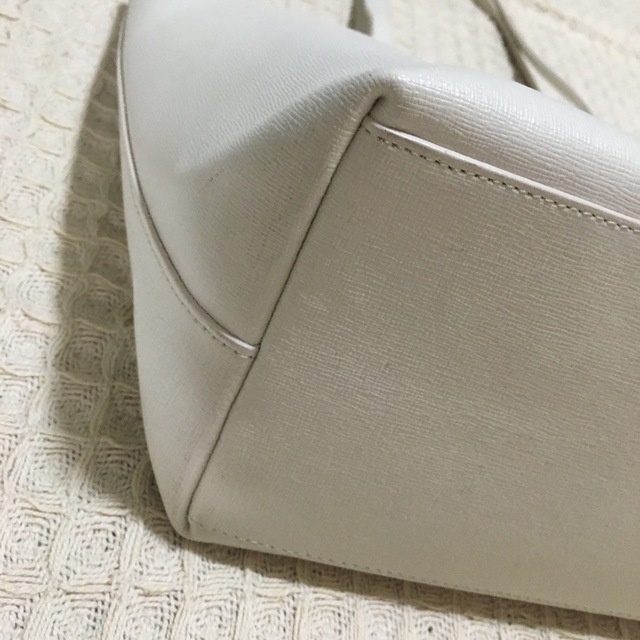 FURLA  フルラ　白のトートバッグ 3