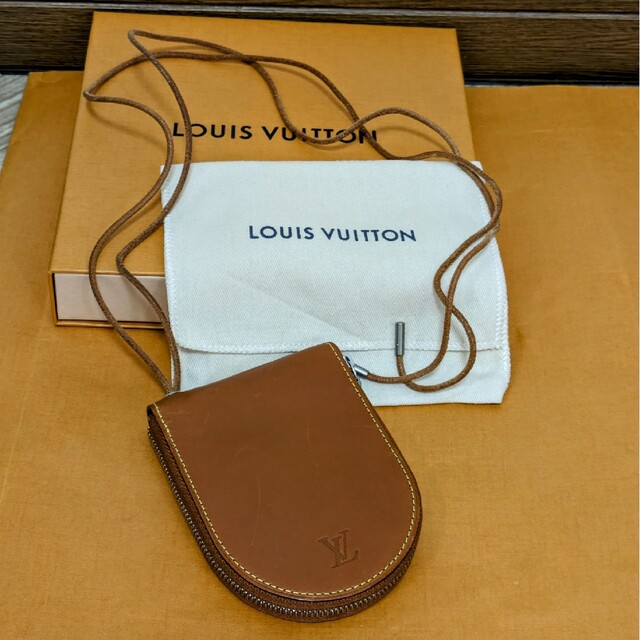 LOUIS VUITTON - LOUIS VUITTON ノマド 首掛け 肩掛け コンパクト財布