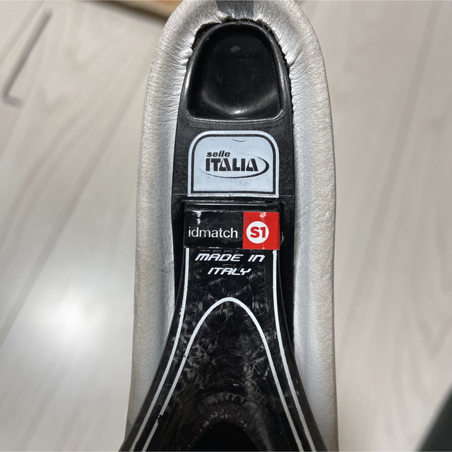 難あり Selle Italia セライタリア SLR carbon サドル スポーツ/アウトドアの自転車(パーツ)の商品写真