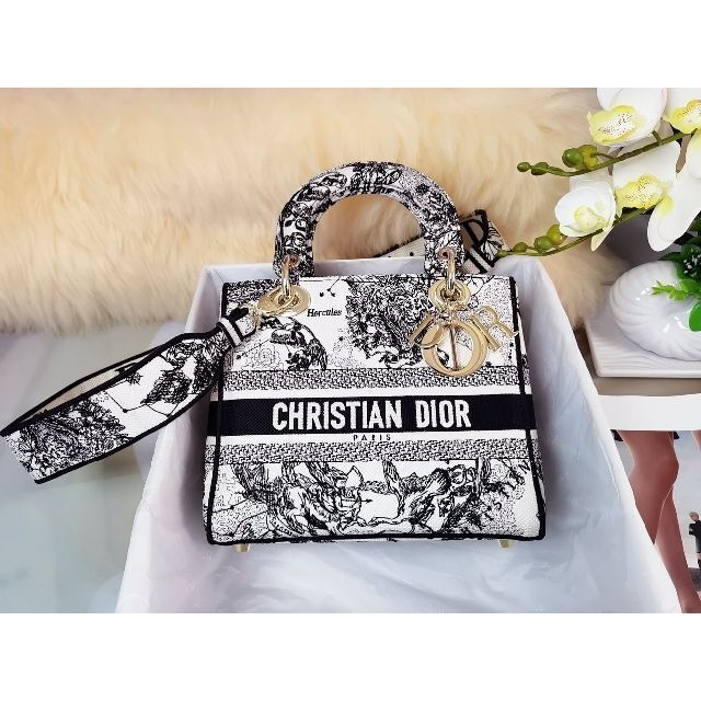 Christian Dior - 新品　LADY D-LITE ミディアムバッグ　レディーディオール