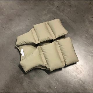 イージー(YEEZY（adidas）)のBlotnej Beige PUFFER VEST(ベスト)