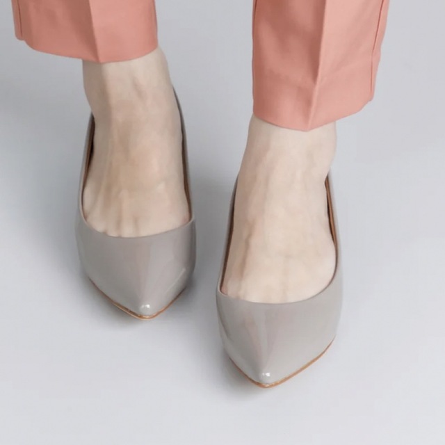 メヌエ　パンプス(ライトグレー) レディースの靴/シューズ(ハイヒール/パンプス)の商品写真