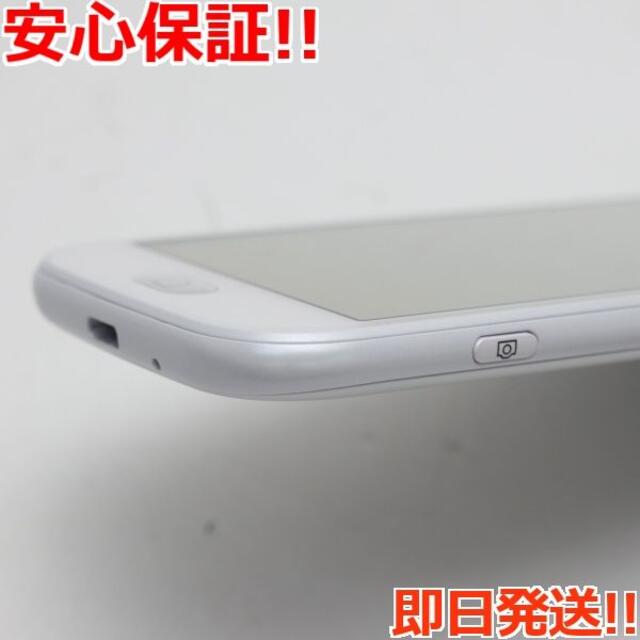 富士通(フジツウ)の新品同様 F-42A らくらくスマートフォン ホワイト SIMロック解除済み スマホ/家電/カメラのスマートフォン/携帯電話(スマートフォン本体)の商品写真