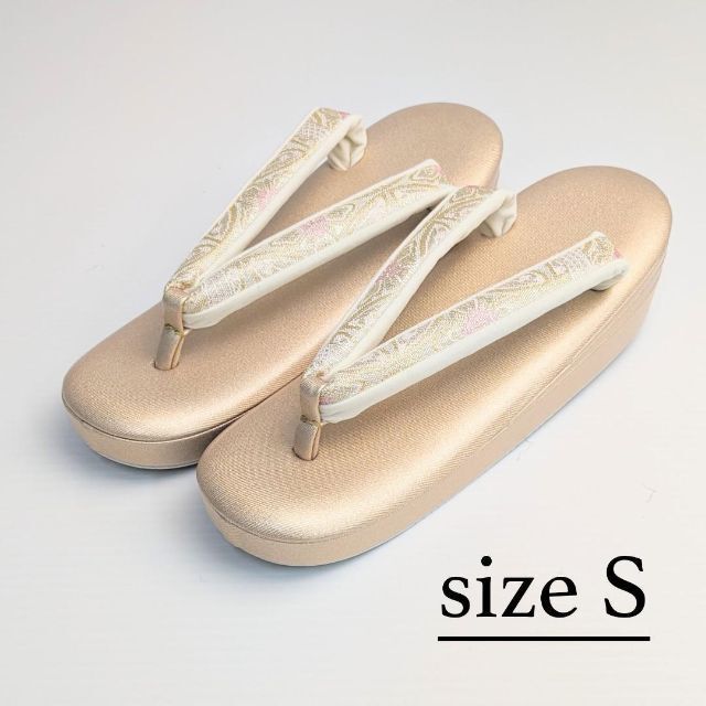 和装 草履 単品 帯地 紗織 ブランド フォーマル ゴールド Sサイズ レディースの靴/シューズ(下駄/草履)の商品写真