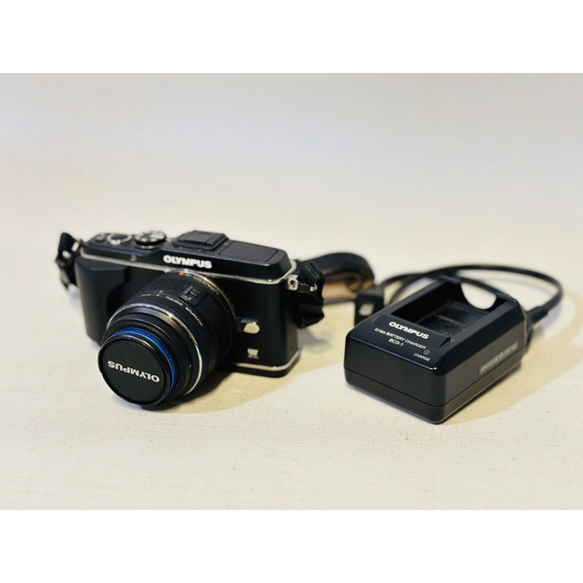 Olympus オリンパス PEN E-P3 レンズキット ミラーレス一眼カメラ Olympus オリンパス PEN E-P3 レンズキット ミラーレス一眼カメラ