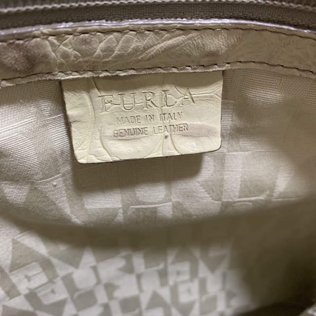 Furla(フルラ)のFURLA  フルラ　アイボリーのクロコ型押しレザーのハンドバッグ　エキゾチック レディースのバッグ(ハンドバッグ)の商品写真