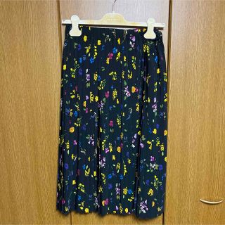 ザラ(ZARA)の超美品　ZARA Trafaluc collection 花柄　プリーツスカート(ロングスカート)