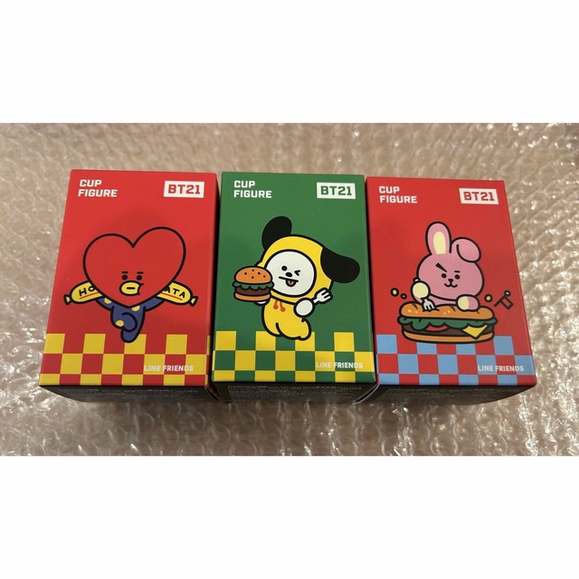 防弾少年団(BTS)(ボウダンショウネンダン)のBT21 カップフィギュア　3個セット エンタメ/ホビーのフィギュア(その他)の商品写真