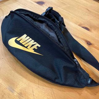 ナイキ(NIKE)のNIKE ボディバッグ(ボディーバッグ)