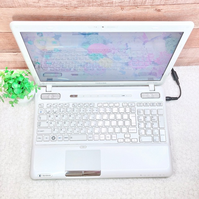 i7✨SSD512GB‼️メモリ8GB❣白ノートパソコン✨カメラ✨ブルーレイ