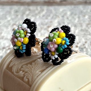 50‘s英！キッチュなレトロカラーの花ピアス