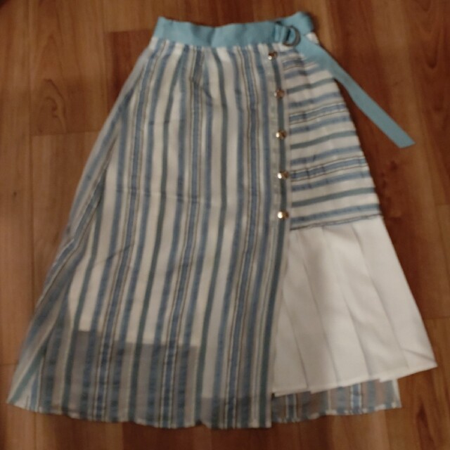 LOVELESS(ラブレス)のLOVELESS　シアーストライプ スカート レディースのスカート(ひざ丈スカート)の商品写真