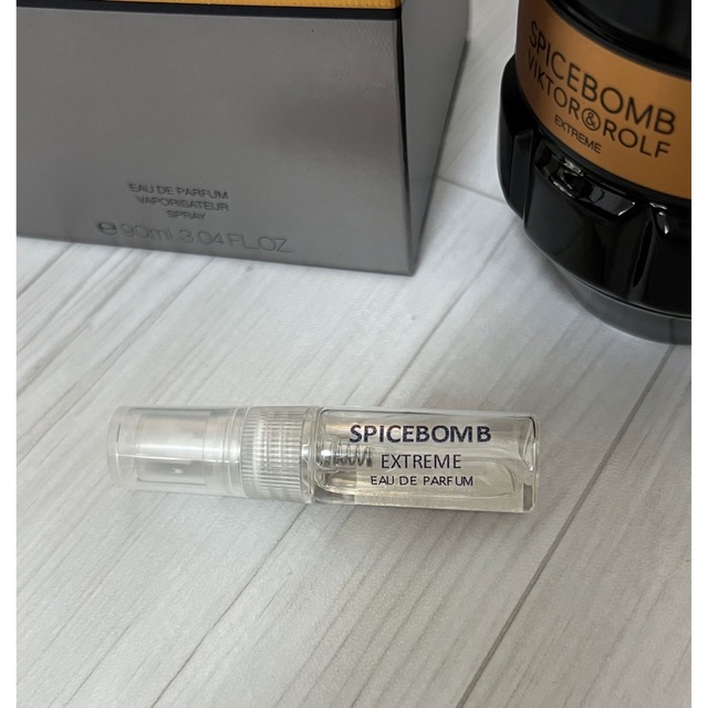 VIKTOR&ROLF(ヴィクターアンドロルフ)のヴィクター＆ロルフ スパイスボム エクストリーム 1.5ml サンプル コスメ/美容の香水(香水(男性用))の商品写真