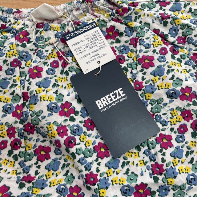 BREEZE(ブリーズ)の【新品未使用】BREEZE  花柄トップス　90 キッズ/ベビー/マタニティのキッズ服女の子用(90cm~)(Tシャツ/カットソー)の商品写真