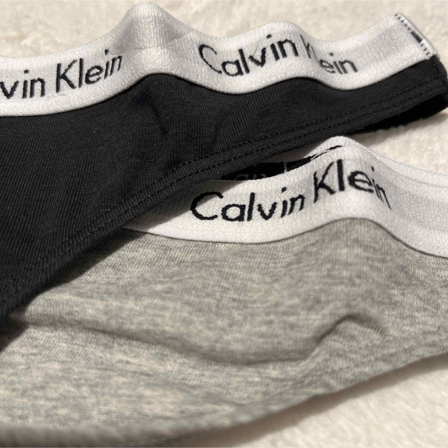 Calvin Klein(カルバンクライン)の新品 Calvin Klein Tバック ソング 下着 3枚セット ブラック レディースの下着/アンダーウェア(その他)の商品写真