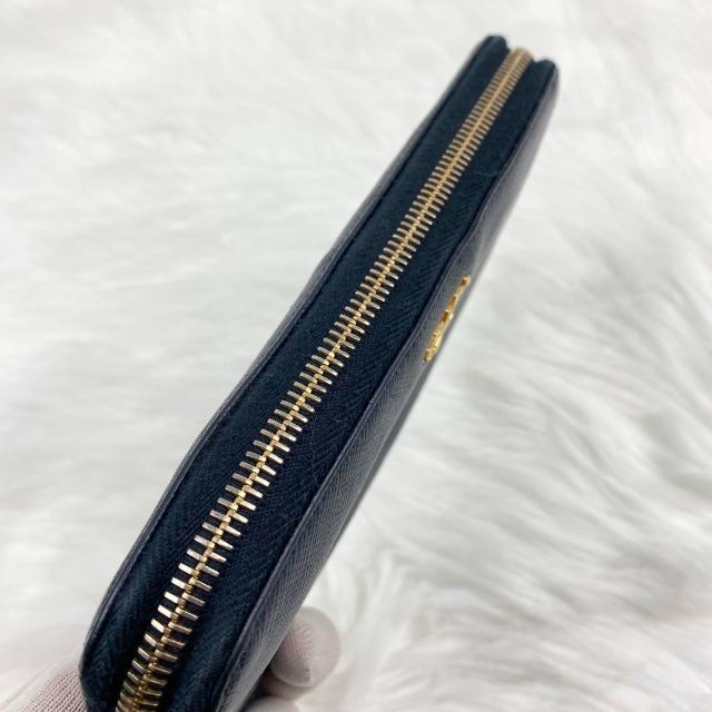 【美品・付属品完備】プラダ 長財布 サフィアーノレザー ラウンドファスナー 【美品・付属品完備】プラダ 長財布 サフィアーノレザー ラウンドファスナー