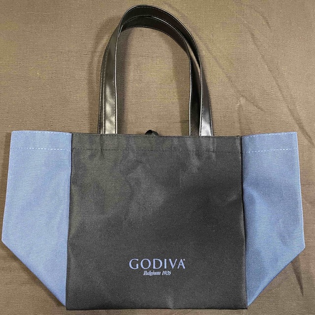 GODIVA(ゴディバ)のGODIVA トートバッグ　2個セット エンタメ/ホビーのコレクション(ノベルティグッズ)の商品写真