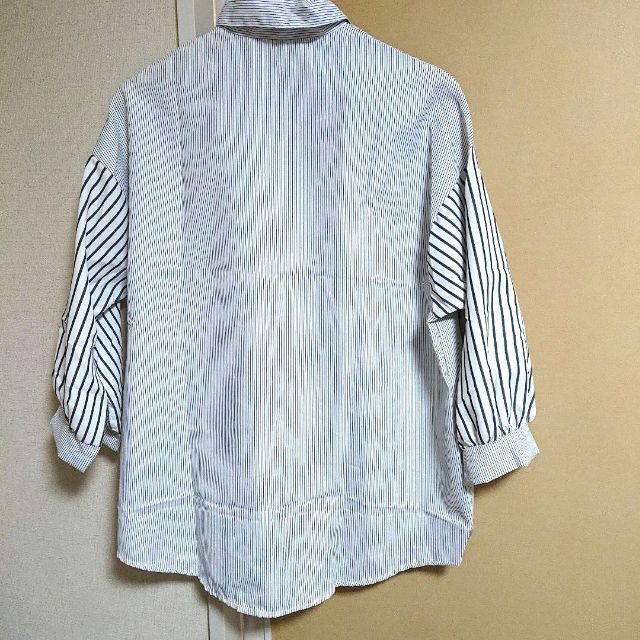レディース　ストライプシャツ ブラウス  ゆったり  ロング丈 七分袖  羽織 レディースのトップス(シャツ/ブラウス(長袖/七分))の商品写真