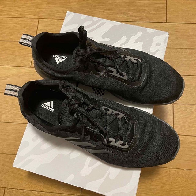 adidas(アディダス)のadidas ASWEETRAIN M ブラック27.0cm スポーツ/アウトドアのスポーツ/アウトドア その他(その他)の商品写真