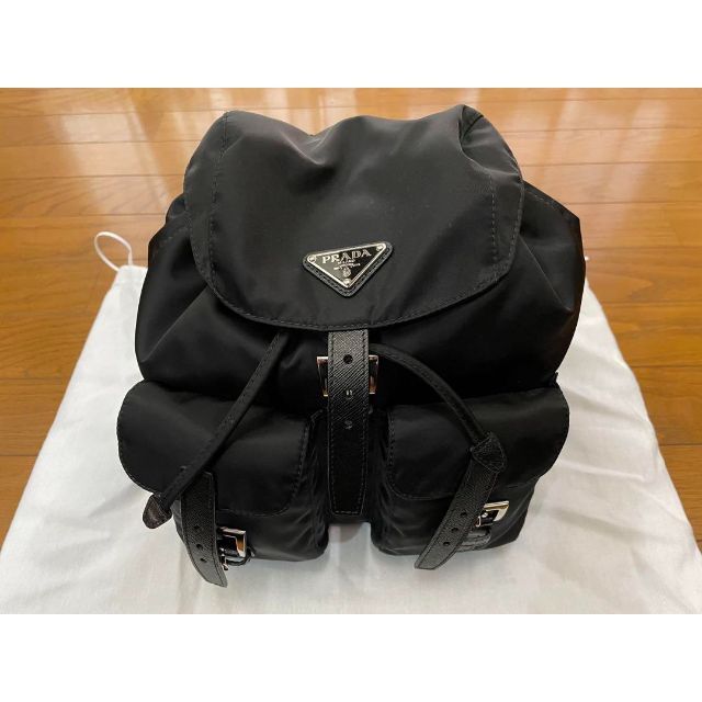 く日はお得♪ PRADA - PRADA スモール Re-Nylon バックパック リュック