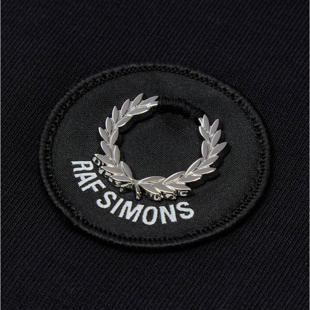 FRED PERRY(フレッドペリー)のRAF SIMONS × FRED PERRY コラボ スウェット トレーナー メンズのトップス(スウェット)の商品写真