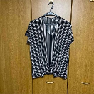 超美品　レディース　トップス　半袖　夏服　サラサラ　縦じま　白黒　キレイめ(Tシャツ(半袖/袖なし))