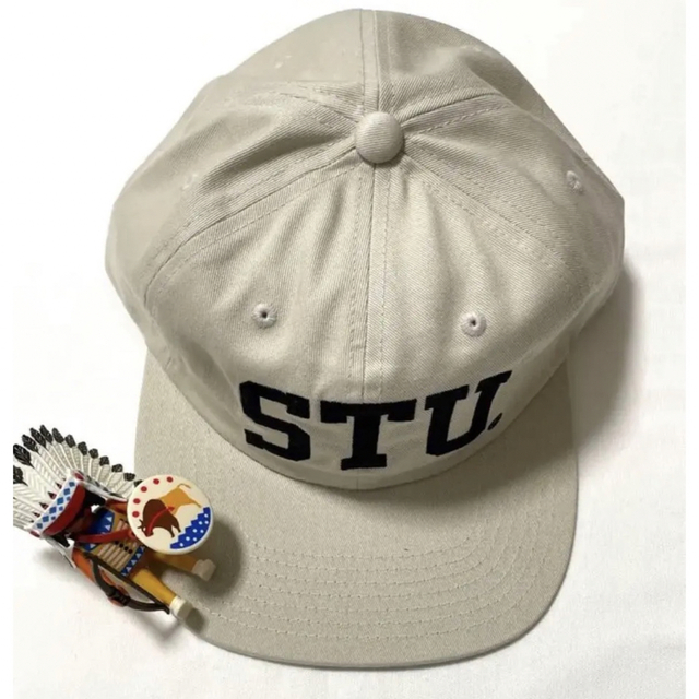 Stussy stu arch strapback cap off white