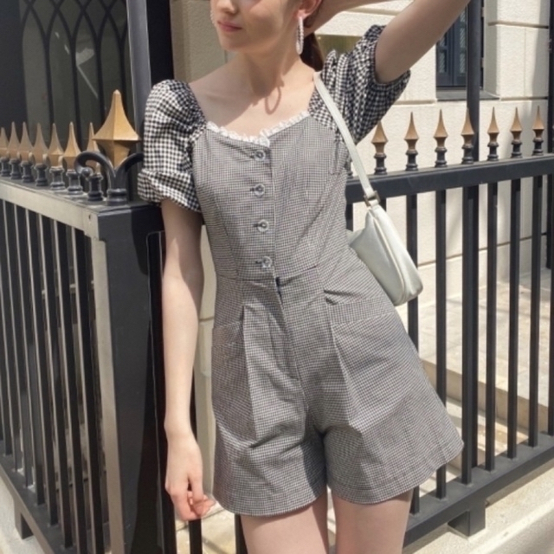 épine(エピヌ)のepine♡lace mini rompers gingham レディースのパンツ(オールインワン)の商品写真